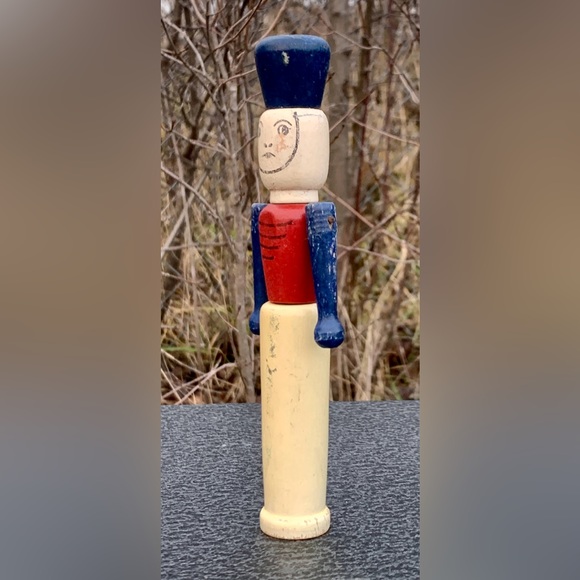 1930s Vintage Turned Wooden Articulating Arm Joint Skittle Soldier - Picture 8 of 13